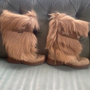 Fur boots